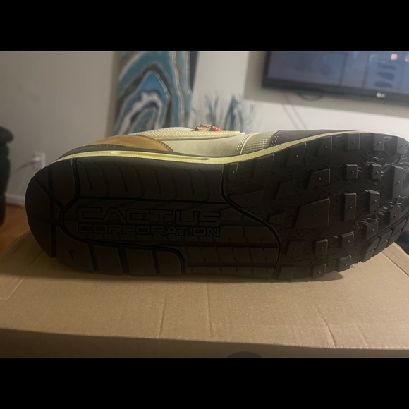 Shoes main image 4